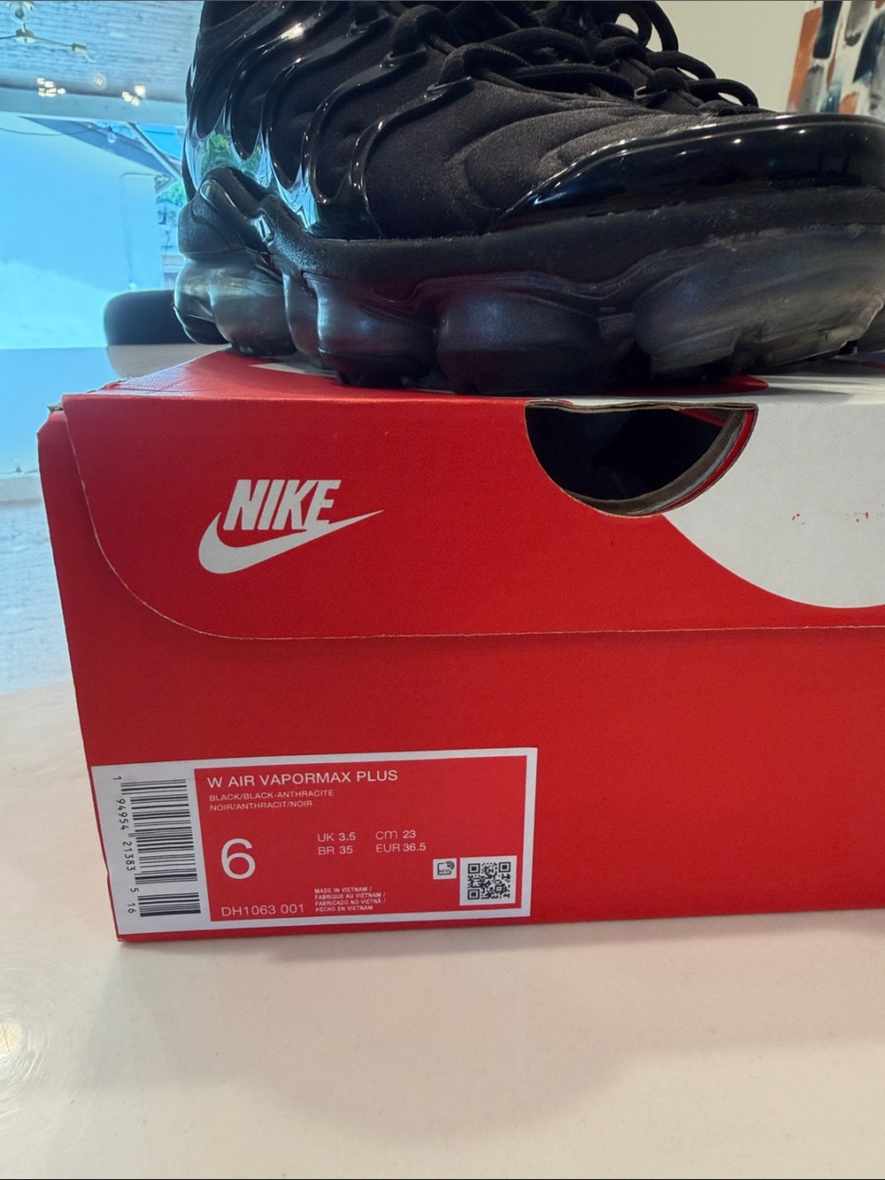 Nike Vapormax Sneakers - Picture 2 of 5